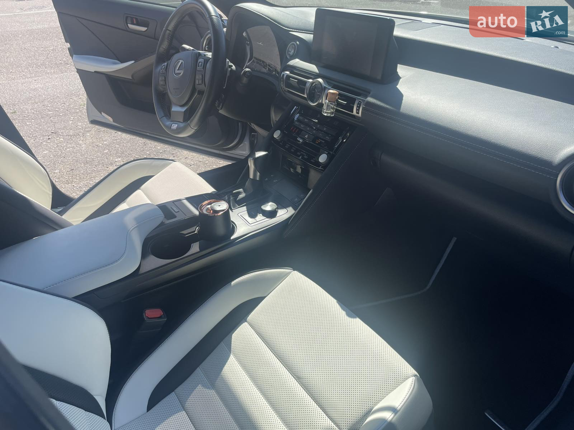 2022 Lexus IS - мініатюра 17