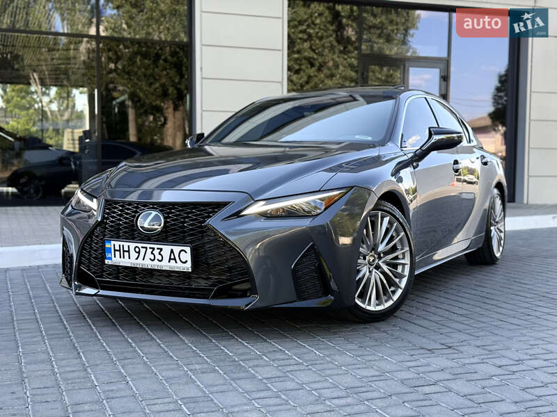 Lexus IS 2023