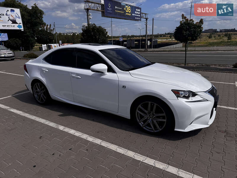 Седан Lexus IS 2015 в Киеве фото 8 Седан Lexus IS 2015 в Киеве