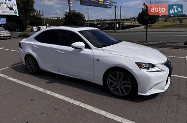 Седан Lexus IS 2015 в 