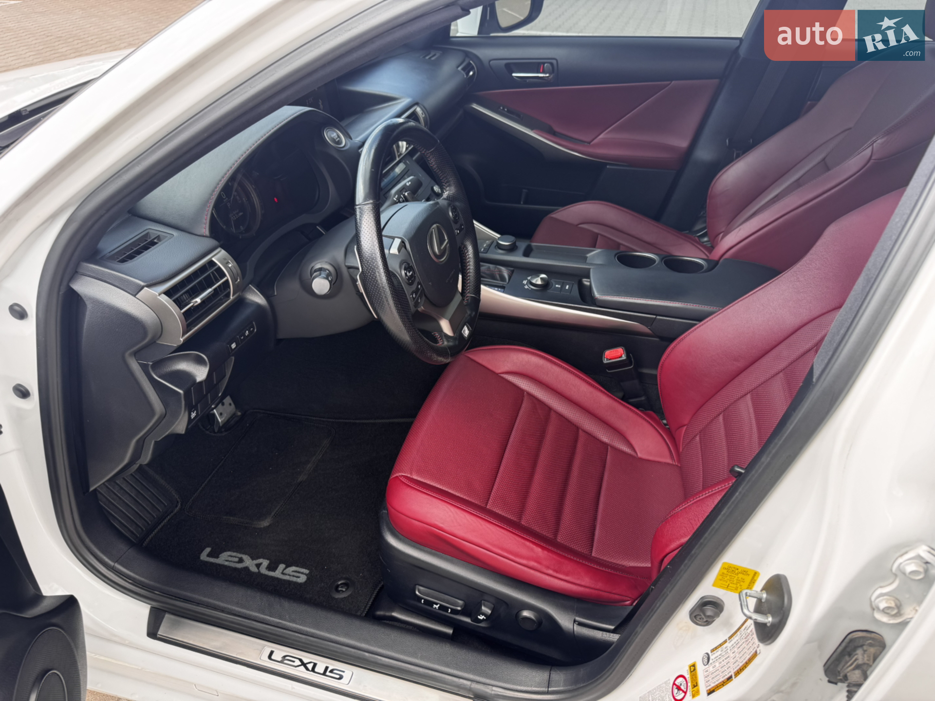 2015 Lexus IS - мініатюра 15
