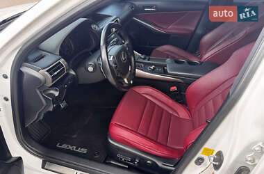 Седан Lexus IS 2015 в 