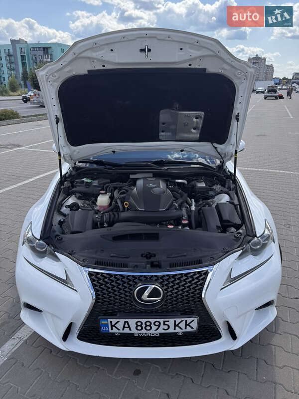 Седан Lexus IS 2015 в Киеве фото 27 Седан Lexus IS 2015 в Киеве