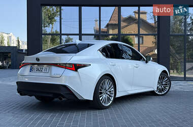 Седан Lexus IS 2024 в 