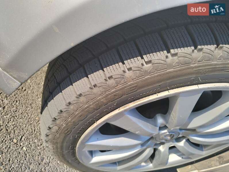 Седан Lexus IS 2007 в Тростянце