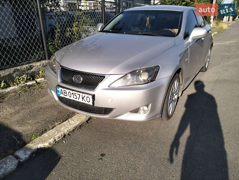 Седан Lexus IS 2007 в Тростянце