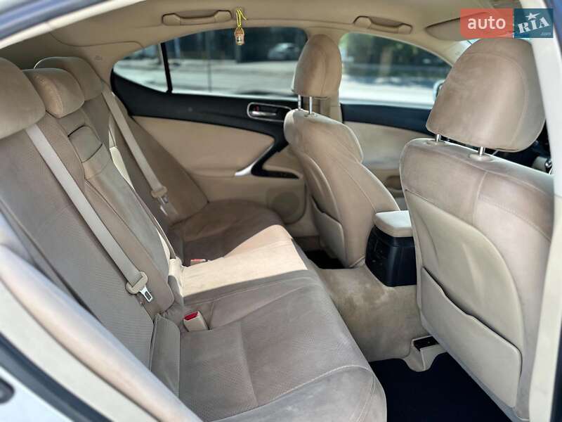 Седан Lexus IS 2006 в Виннице