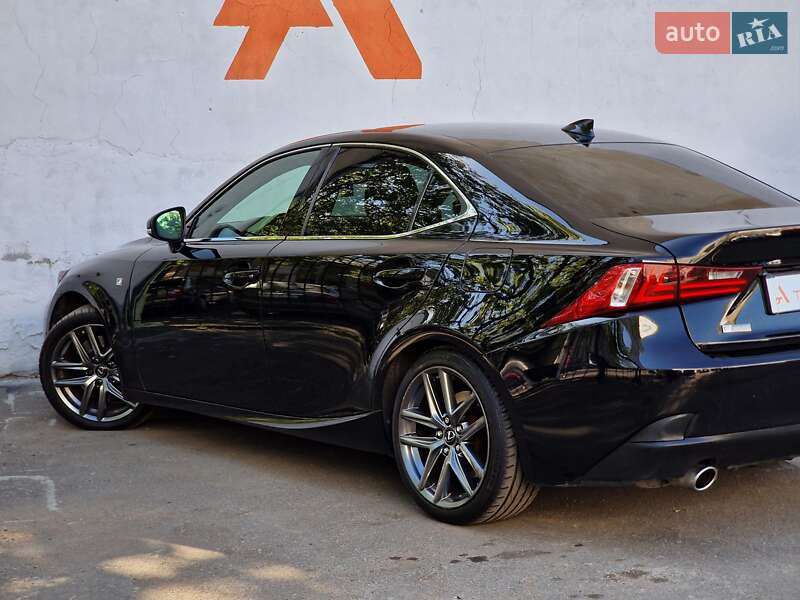 Седан Lexus IS 2016 в Одессе