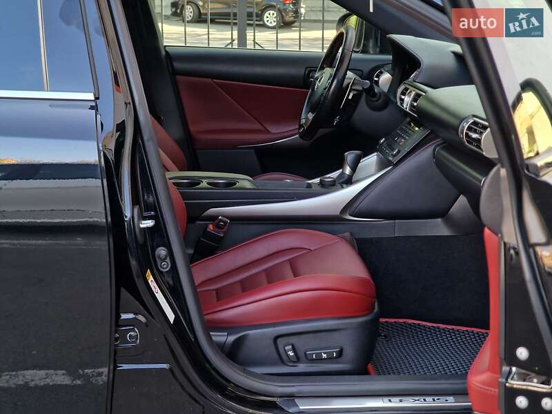 Седан Lexus IS 2016 в Одессе