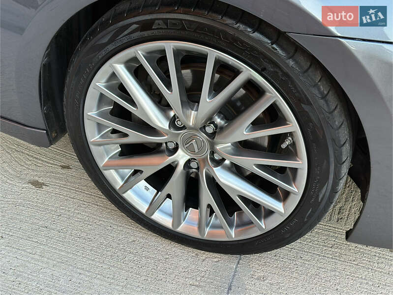 Седан Lexus IS 2014 в Киеве