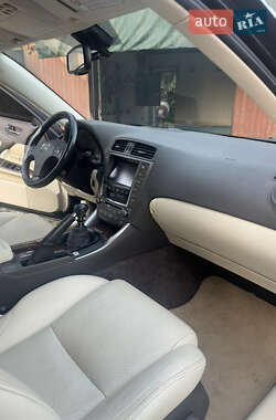 Седан Lexus IS 2010 в 