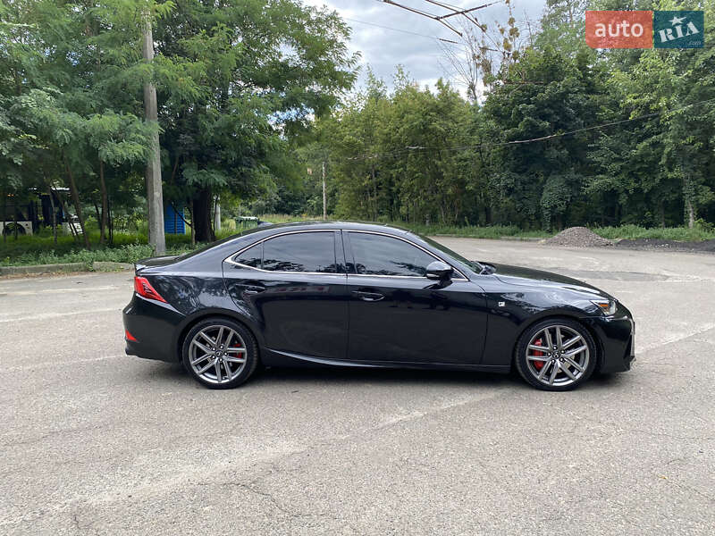 Седан Lexus IS 2018 в Киеве