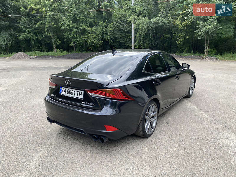 Седан Lexus IS 2018 в Киеве