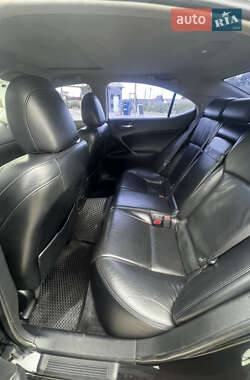Седан Lexus IS 2005 в 