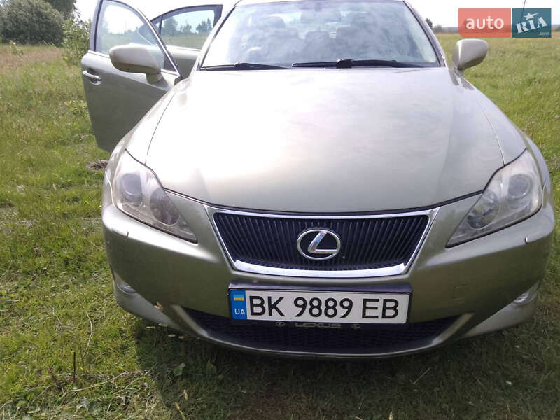 Lexus IS 2006