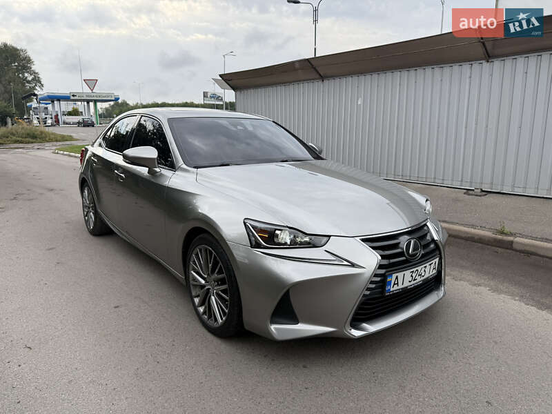 Lexus IS 2016