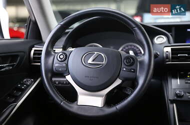 Седан Lexus IS 2013 в 