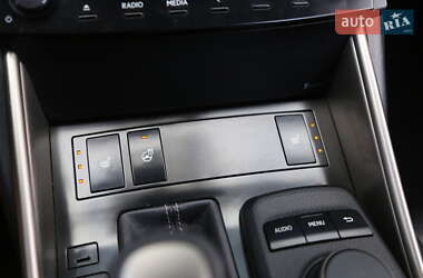Седан Lexus IS 2013 в 