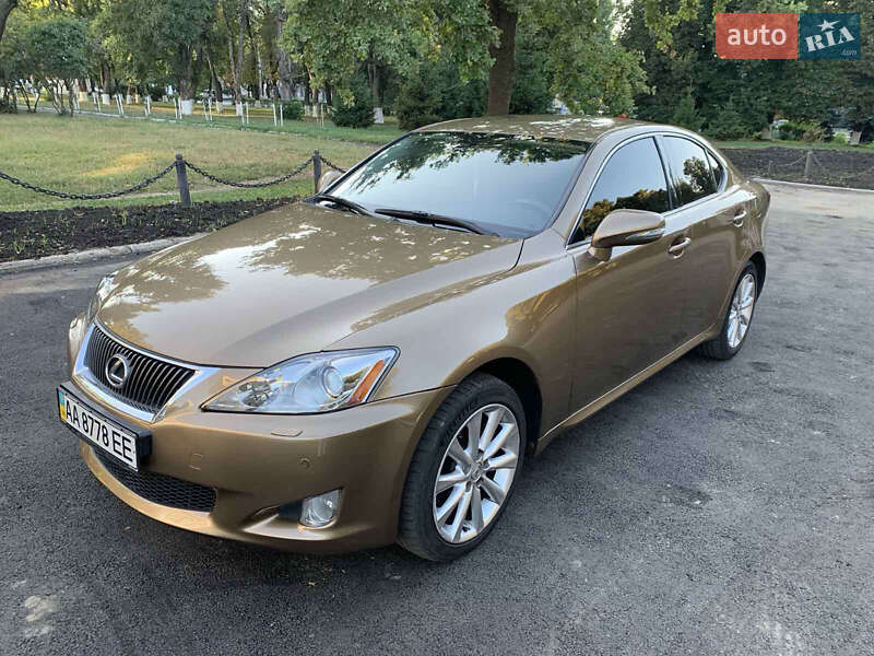 Седан Lexus IS 2009 в 