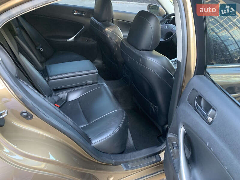 Седан Lexus IS 2009 в Киеве фото 10 Седан Lexus IS 2009 в Киеве