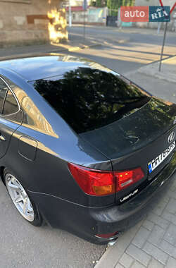 Седан Lexus IS 2005 в 