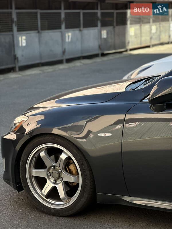 Седан Lexus IS 2005 в 