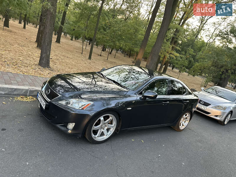 Lexus IS 2005