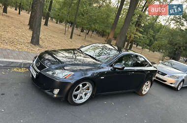 Седан Lexus IS 2005 в 