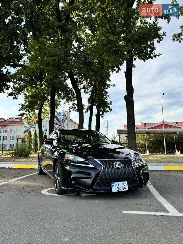 Седан Lexus IS 2015 в Киеве
