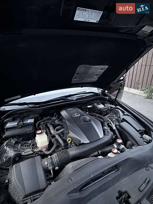 Седан Lexus IS 2015 в Киеве