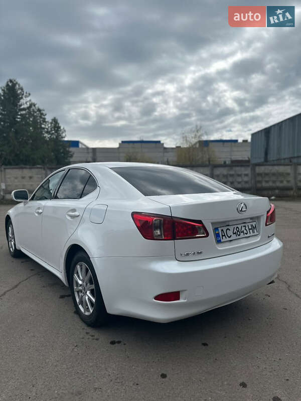 Седан Lexus IS 2012 в Луцке