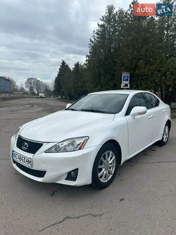 Lexus IS 2012