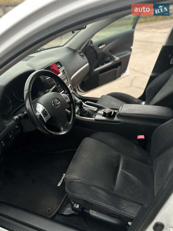 Седан Lexus IS 2012 в Луцке
