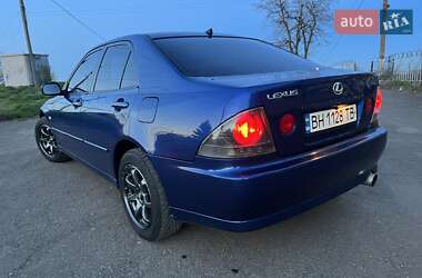 Седан Lexus IS 2001 в 
