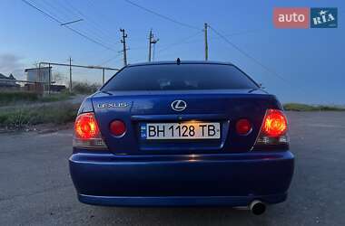 Седан Lexus IS 2001 в 