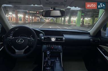 Седан Lexus IS 2013 в 