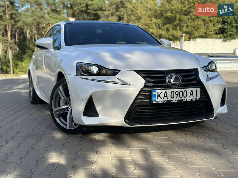 Lexus IS 2016
