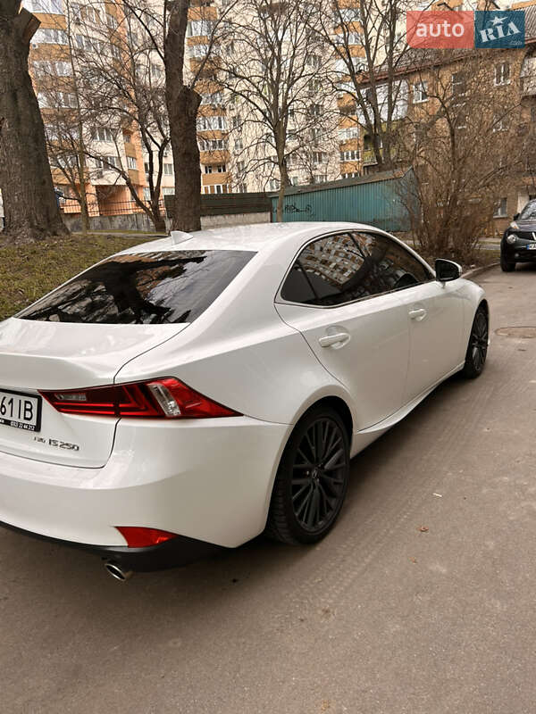 Седан Lexus IS 2013 в Киеве