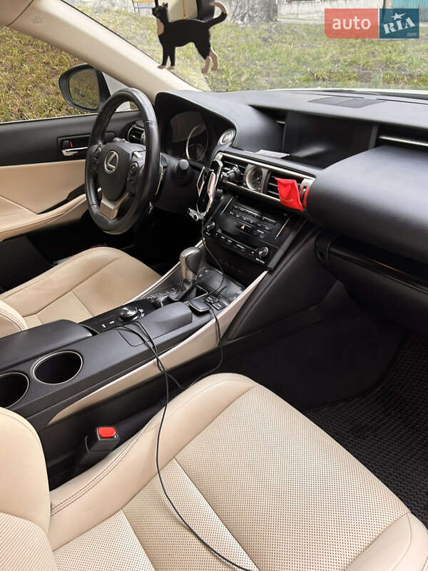 Седан Lexus IS 2013 в Киеве