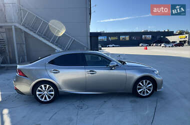 Седан Lexus IS 2014 в 