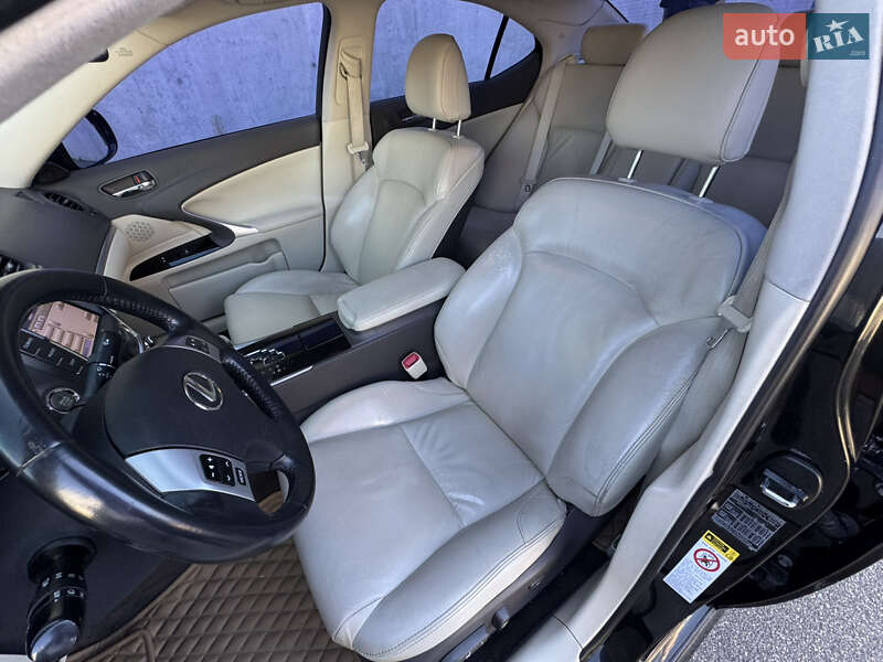 Седан Lexus IS 2011 в Киеве