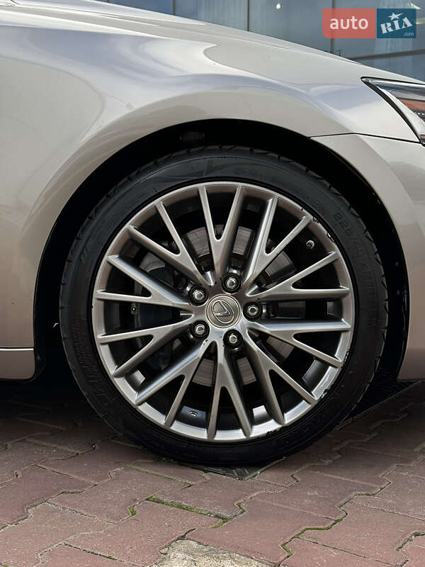 Седан Lexus IS 2017 в Одессе