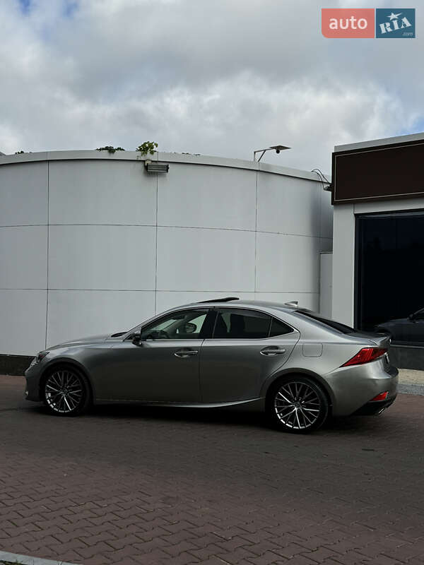 Седан Lexus IS 2017 в Одессе