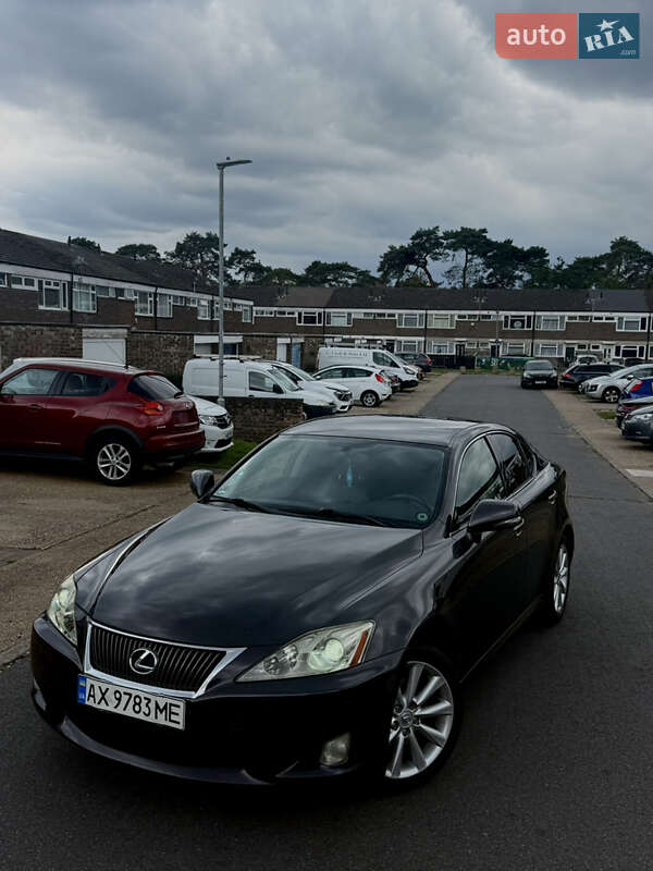 Седан Lexus IS 2009 в Краснограде