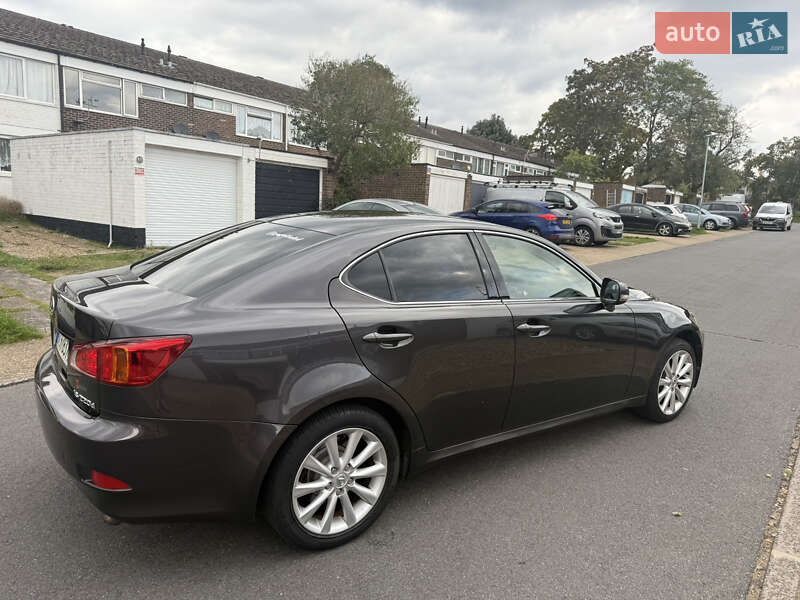 Седан Lexus IS 2009 в Краснограде