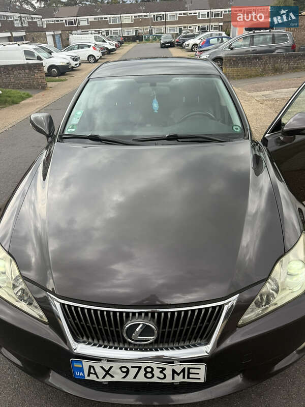 Седан Lexus IS 2009 в Краснограде
