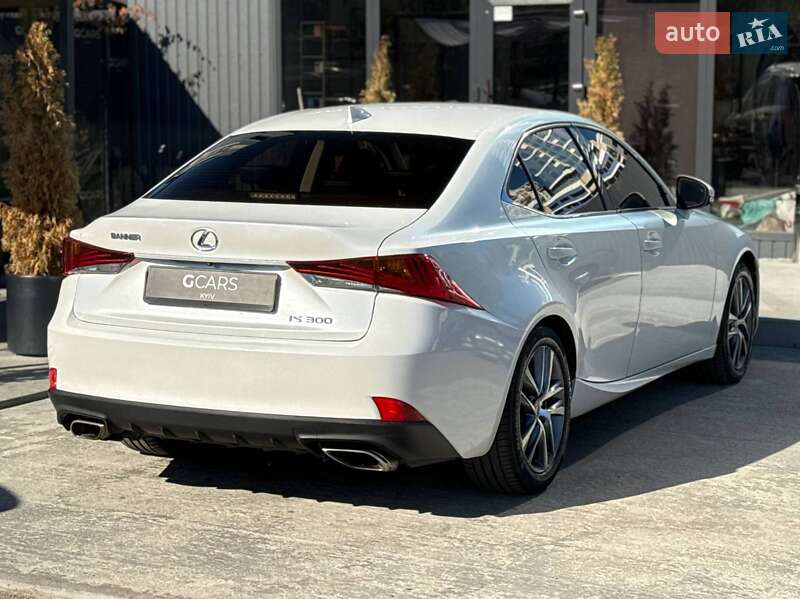Седан Lexus IS 2017 в Киеве