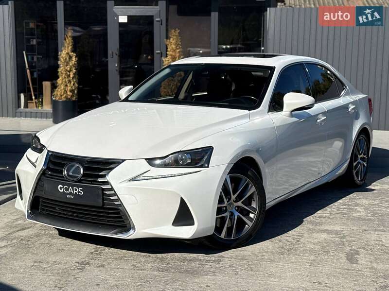 Lexus IS 2017