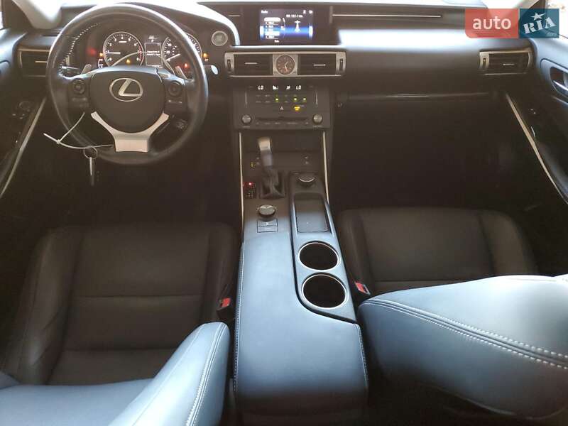 Седан Lexus IS 2015 в Одесі