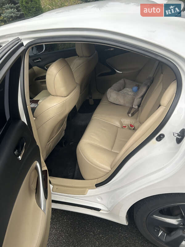 Седан Lexus IS 2008 в Киеве